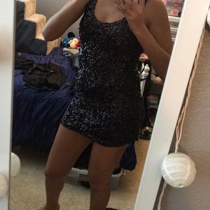 Black sequin dress (m)